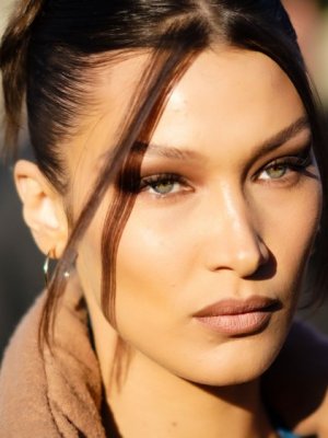 Bella Hadid comparte emotiva reflexión: 