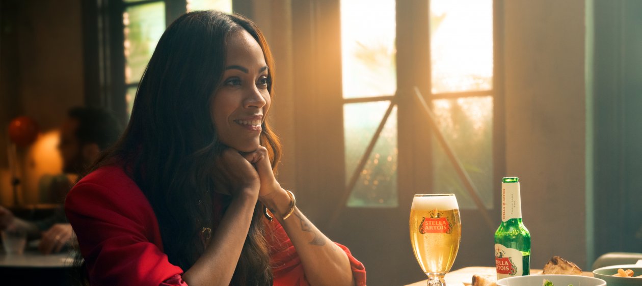 ¿Cena con Matt Damon, Ludacris y Zoe Saldaña?: Marca de cerveza sortea viaje doble a Nueva York a la comida más fascinante del mundo