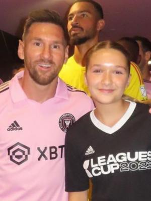Victoria Beckham orgullosa de su hija en presentación de Messi