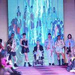 Reconocida tienda presenta nueva colección vanguardista con diseños de Valentina Wilson en desfile de Viste La Calle