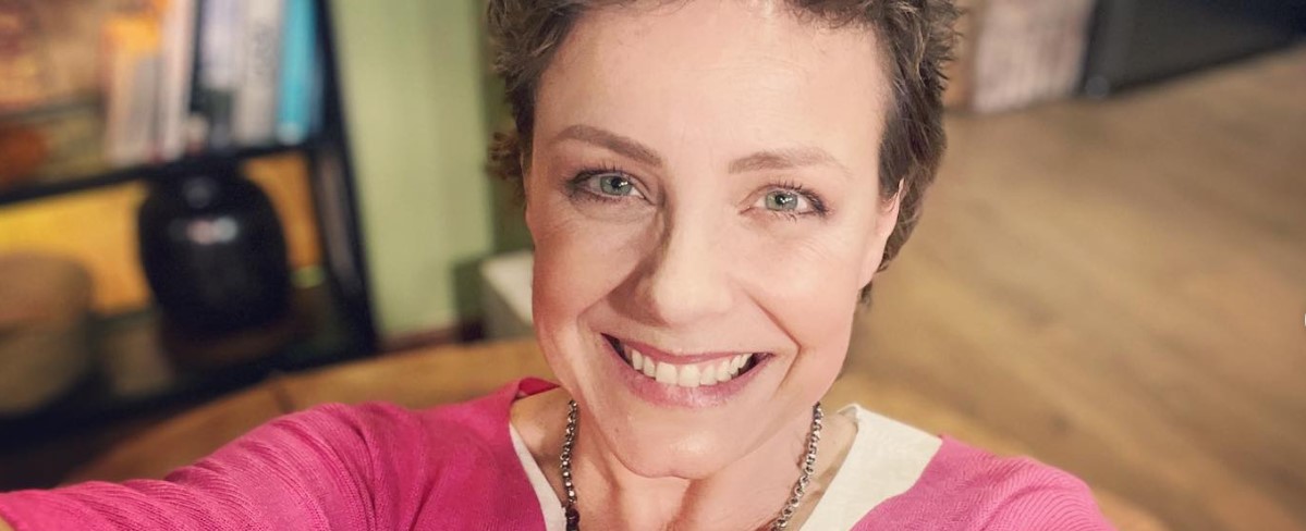 Claudia Conserva anuncia libro y la reacción de Instagram no se hizo esperar
