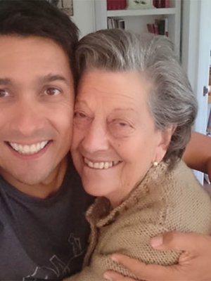 Rafael Araneda se refiere al complejo estado de salud de su madre