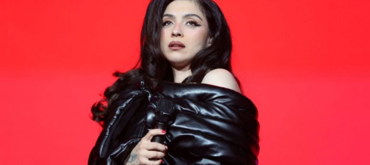 Mon Laferte reconoce el costo de su opinión política: