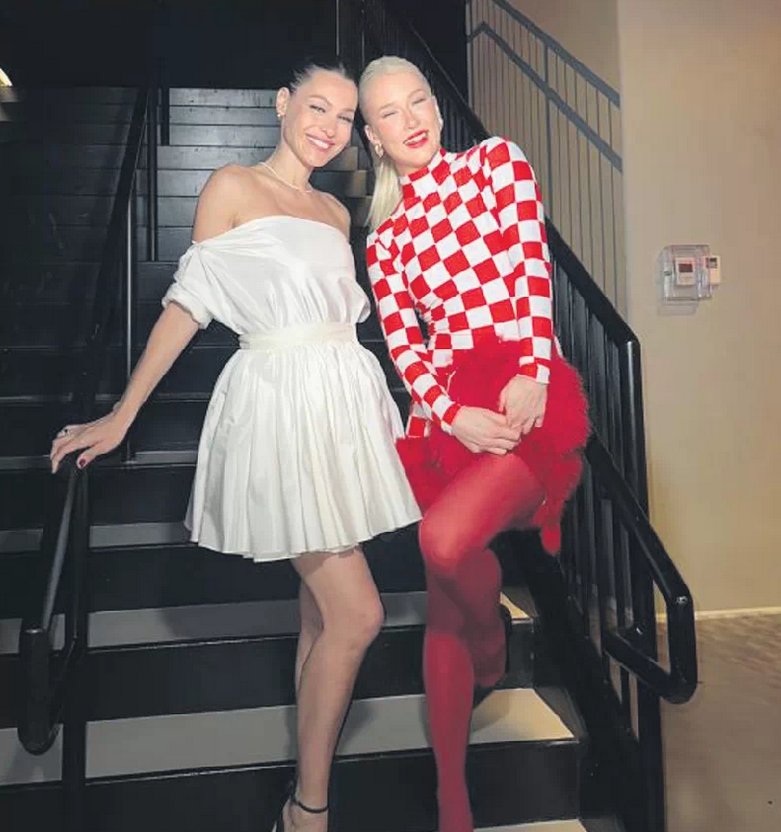 Fotografía de Vesta Lugg y Pampita en una cena en New York