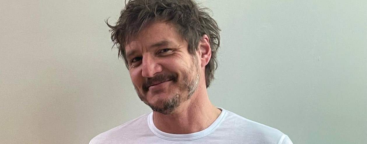 Recuerdo de Pedro Pascal desata ola de comentarios en Instagram