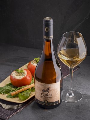 Disfruta esta nueva temporada primaveral con un intenso y vibrante chardonnay gran reserva