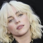 Billie Eilish confirma que pertenece al colectivo LGTBI y la dejan de seguir en redes