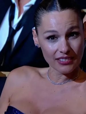 Se molestó: Graban la furiosa reacción de Pampita tras ser enfocada en victoria de Benjamín Vicuña