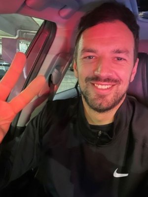 Foto del Alcalde Tomás Vodanovic en la piscina desata pasiones en Instagram