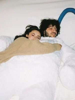 Selena Gómez confirma su romance con Benny Blanco Selena Gómez confirma su romance con Benny Blanco