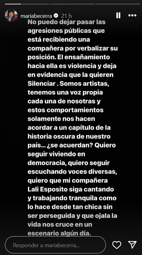 Pantallazo de la historia de María Becerra. En la foto la cantante escribió su apoyo a Lali
