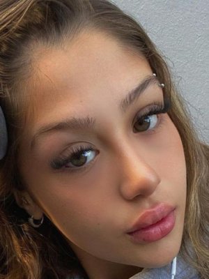 Trinidad Neira expone mensajes de mujer que la hostiga en redes sociales