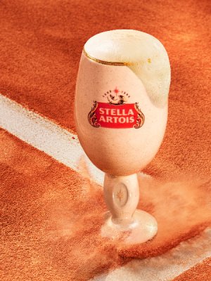 El segundo trofeo: Stella Artois entregó singular cáliz de arcilla a los jugadores