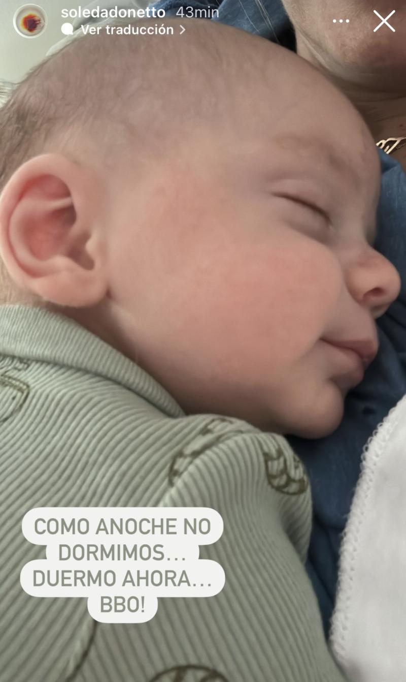 Borja durmiendo en los brazos de Soledad Onetto