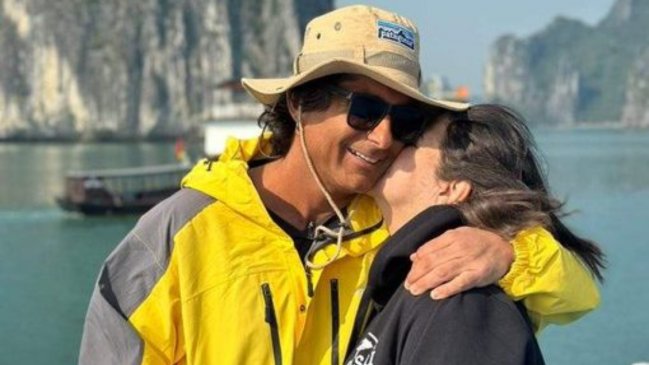Claudio Iturra y su madre en las Torres del Paine
