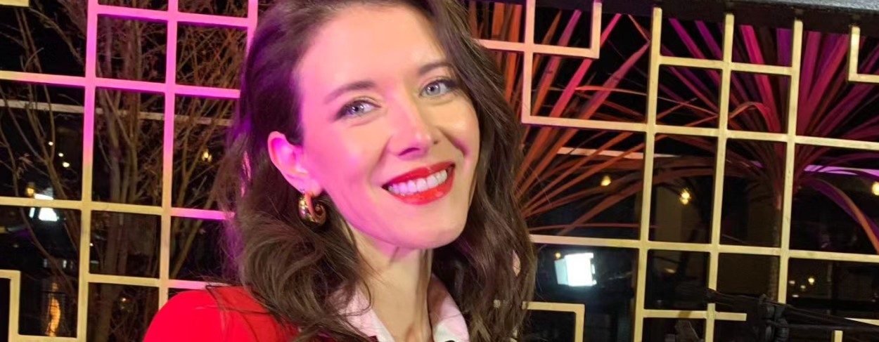 ¿Efecto Shakira? Carla Jara envía potente mensaje en una nueva canción
