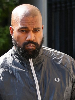 Kanye West fue acusado de agredir y estrangular a una modelo en un video musical