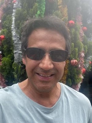 Tras encerrona, Renato Munster sufre robo de sus regalos navideños