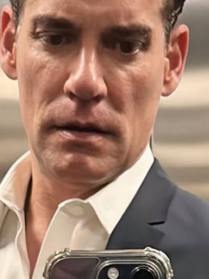 Cristián De La Fuente fue visto a los besos con amiga de Coté López