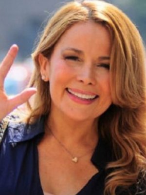 Hijo mayor de Cathy Barriga fue a visitarla a la cárcel de San Miguel