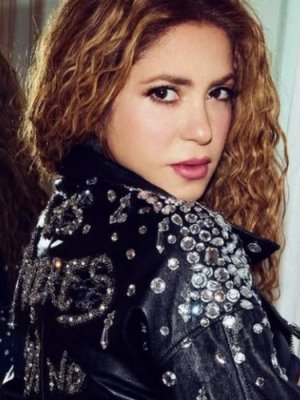 La periodista chilena que desfiló junto a Shakira: 