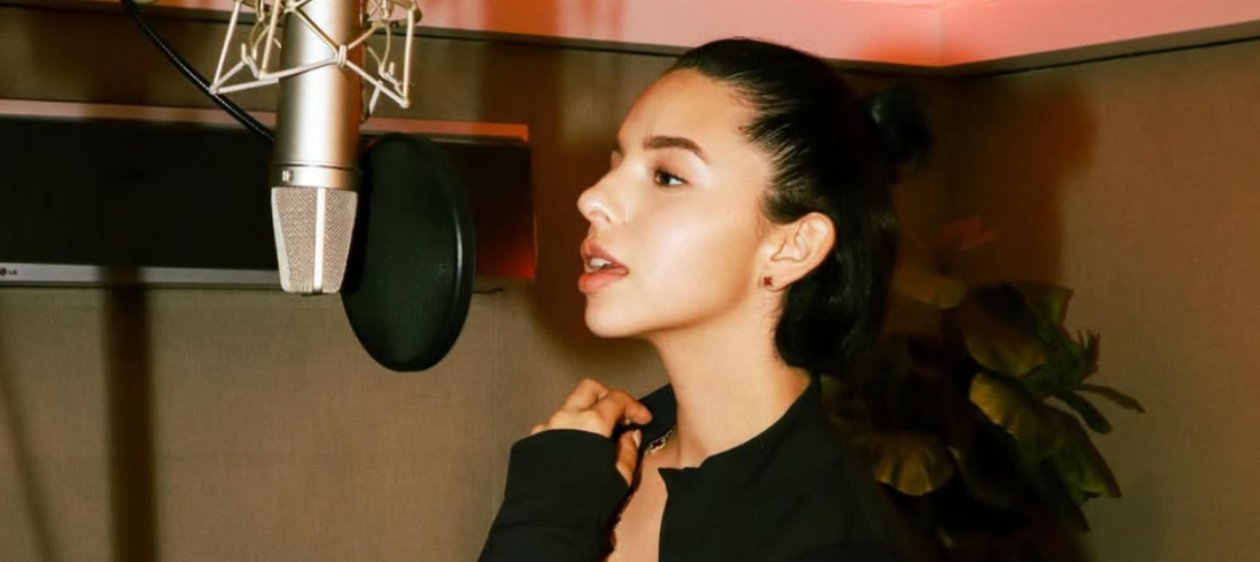 Crean canción de Ángela Aguilar con IA: la letra lanza dardos contra Belinda y Cazzu