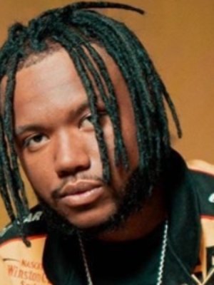 Polimá Westcoast pidió disculpa a fan tras sufrir grave caída desde escenario: Polimá Westcoast pidió disculpa a fan tras sufrir grave caída desde escenario: