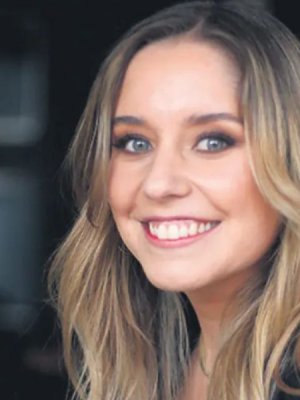 Fernanda Cornejo, hija de Karen Doggenweiler, se toma la televisión argentina