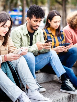 Phubbing: La adicción al celular que está destruyendo nuestras relaciones