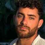 Austin Palao es fotografiado en actitud cariñosa con modelo peruana