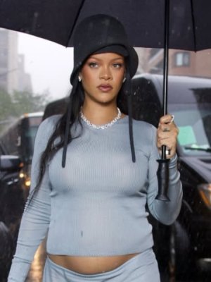 Rihanna sorprende con tercer embarazo en la alfombra roja de la Met Gala 2025