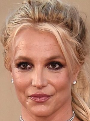 Britney Spears es amonestada por fumar y beber alcohol a bordo de un avión