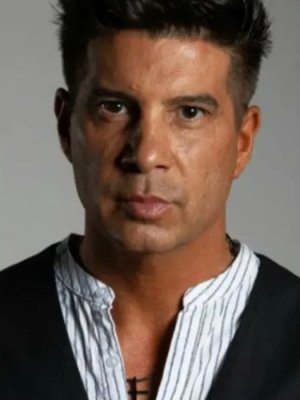 Mario Velasco inició un romance y compartió foto con su pareja