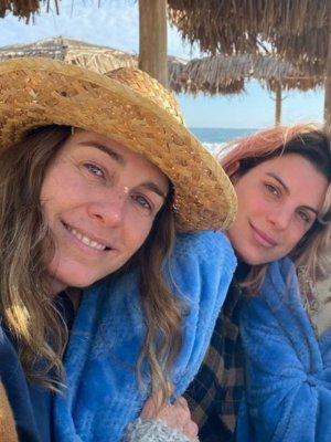 Revelan fotos de la apasionada noche de carrete de Maite Pascal, mamá de Maite Orsini