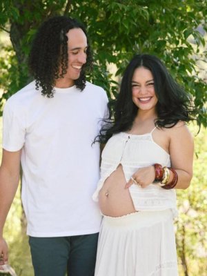 Vanessa Hudgens anuncia con tierna publicación la espera de su segundo hijo Vanessa Hudgens anuncia con tierna publicación la espera de su segundo hijo