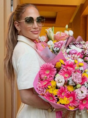 Así fue la gran fiesta de cumpleaños de Jennifer López por sus 56 años