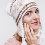 Frío, capas y calefacción: los enemigos silenciosos de la salud de tu piel en invierno
