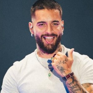 Maluma interrumpió concierto para retar a asistente que llevó una guagua al show