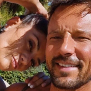 ¡En el aeropuerto! Fabricio Vasconcellos reaparece junto a Mariela Román