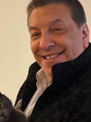 Julio César Rodríguez se sometió a rejuvenecimiento facial durante sus vacaciones