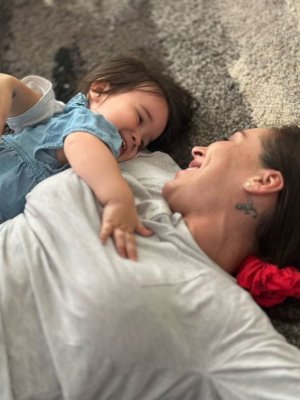 ¡Mamá chocha! Vale Roth comparte el primer día de jardín de su hija Antonia