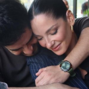 Kel Calderón entrega apoyo a su pareja tras el cierre de su restorán