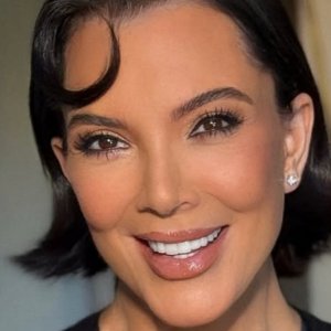 El radical y rejuvenecido nuevo look de Kris Jenner que impacta en redes