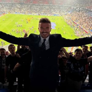 David Beckham recibe el título de caballero de la realeza británica