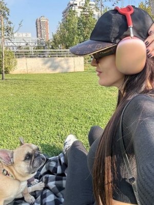 La pena por la enfermedad y muerte de su perrita le pasó la cuenta a Adriana Barrientos