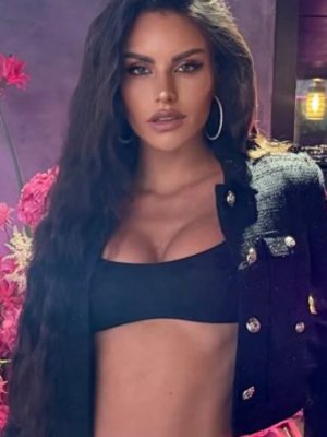 Emilia Dides reflexiona sobre el cambio de su cuerpo en el embarazo: 