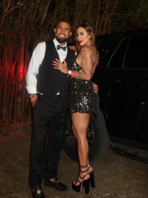 Pareja de Arturo Vidal responde sin filtros a críticas por su apariencia física