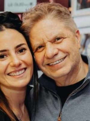 Esposo de Rosario Bravo sorprende con cambio en su imagen