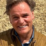 Amaro Gómez Pablos prepara su cambio de vida y vende su lujosa casa: "¿Cuántos órganos cuenta?"