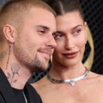 Justin Bieber estrenó tatuaje de amor en su regreso a los Grammys